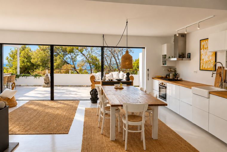 Kitchen and dining table