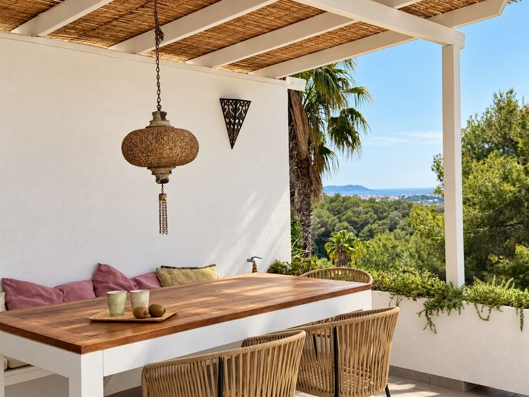 Breakfast table